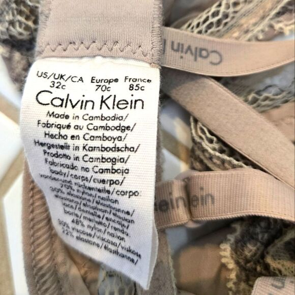 Calvin Klein Underwire Lace Bra 32C - Picture 7 of 7